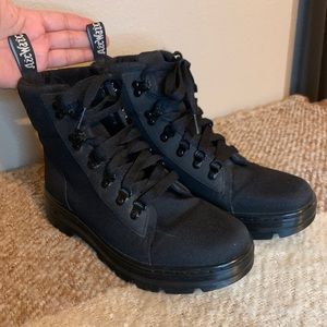 Dr. Martens Womens Combs lace up Combat boot size 9